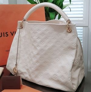 100% Authentic!! Louis Vuitton Artsy MM Hobo Bag
